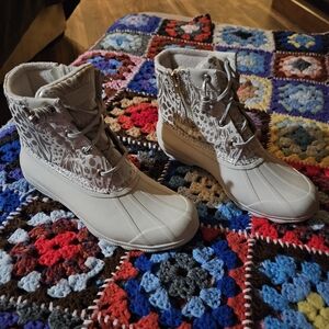 Sperry White with Gold Sheeta print Water Boots